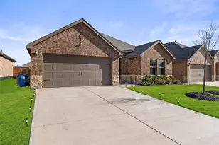 1517 Blossom Ct Dr, Princeton, TX 75407 - Photo 2