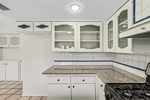 3417 Cavalier Ct, Irving, TX 75062 - Photo 14