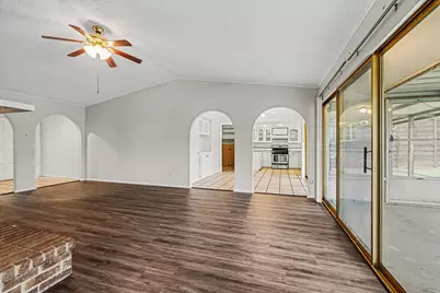 3417 Cavalier Court, Irving, TX 75062 - Photo 8