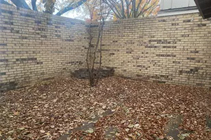 501 Towne House Ln, Richardson, TX 75081 - Photo 2