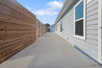 2534 Gladstone Drive, Dallas, TX 75211 - Photo 32