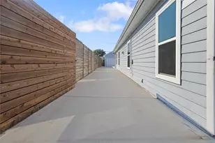 2534 Gladstone Dr, Dallas, TX 75211 - Photo 32