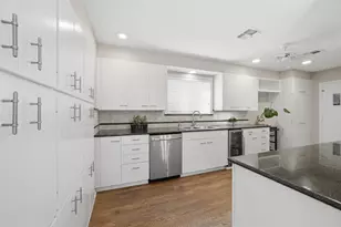 4425 Westchester Dr, Waco, TX 76710 - Photo 10