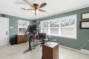 6256 Saratoga Cir, Dallas, TX 75214 - Photo 18