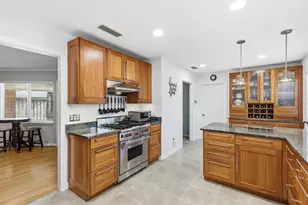 6256 Saratoga Cir, Dallas, TX 75214 - Photo 12