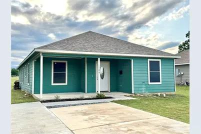 124 Oakwood Street, Chico, TX 76431 - Photo 2