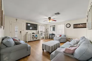 411 Vine St, Weatherford, TX 76086 - Photo 4