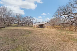 411 Vine St, Weatherford, TX 76086 - Photo 22