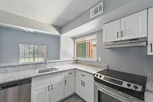 2415 Sunflower Dr, Arlington, TX 76014 - Photo 6