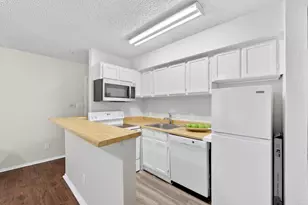 9825 Walnut St, Dallas, TX 75243 - Photo 4