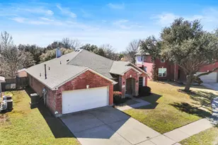 2511 Rio Grande Dr, Grand Prairie, TX 75052 - Photo 6