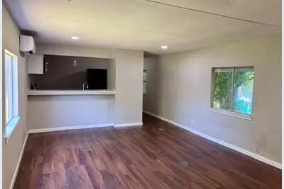 914 Pawnee Trail, Granbury, TX 76048 - Photo 6