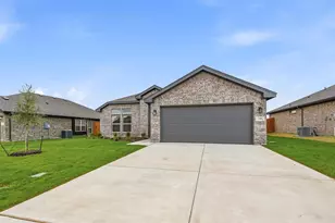 1408 Quail Crk Dr, Cleburne, TX 76033 - Photo 4