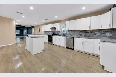 910 S Preston Street, Ennis, TX 75119 - Photo 10