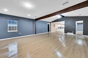 910 S Preston St, Ennis, TX 75119 - Photo 6