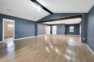 910 S Preston St, Ennis, TX 75119 - Photo 8