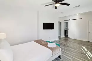 702 N Edgefield Ave, Dallas, TX 75208 - Photo 8