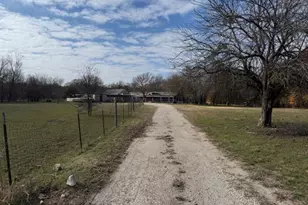 129 Mill Creek Dr, Weatherford, TX 76085 - Photo 2