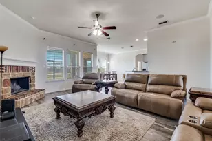 124 Windsor Cir, Waxahachie, TX 75165 - Photo 6