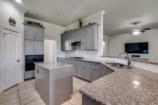 124 Windsor Cir, Waxahachie, TX 75165 - Photo 10