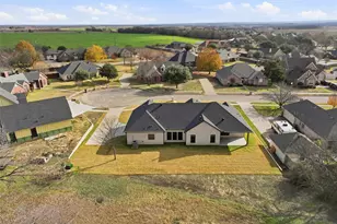 509 Emma St, Grandview, TX 76050 - Photo 2