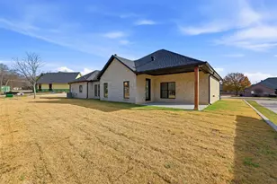 509 Emma St, Grandview, TX 76050 - Photo 4