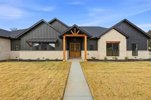 509 Emma St, Grandview, TX 76050 - Photo 2