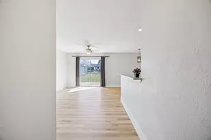 726 Waikiki Dr, Garland, TX 75043 - Photo 4