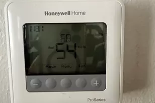 636 S Center St, Grand Prairie, TX 75051 - Photo 10