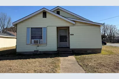 636 S Center Street, Grand Prairie, TX 75051 - Photo 2