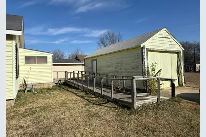 636 S Center Street, Grand Prairie, TX 75051 - Photo 6