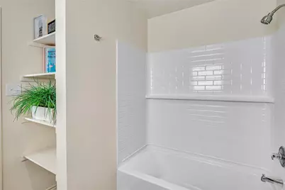 1721 Saint Louis Avenue, Fort Worth, TX 76110 - Photo 8