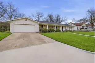 8120 Bangor Dr, Benbrook, TX 76116 - Photo 2