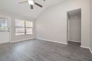 1304 Petunia Dr, Allen, TX 75002 - Photo 4