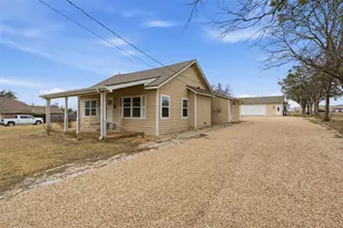 312 N Houston St, Lorena, TX 76655 - Photo 2