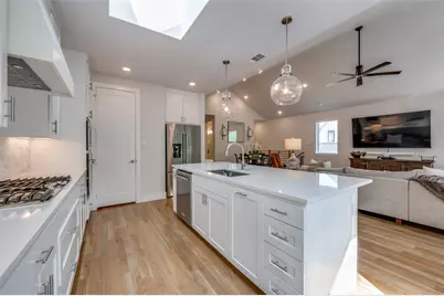 9142 Prado Lane, Dallas, TX 75220 - Photo 12