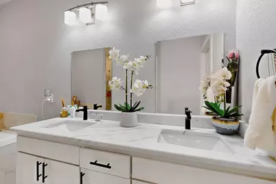 1901 Avenue E, Grand Prairie, TX 75051 - Photo 8