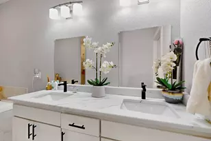 1901 Avenue E, Grand Prairie, TX 75051 - Photo 8