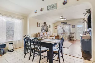 605 River Rock Dr, Azle, TX 76020 - Photo 10