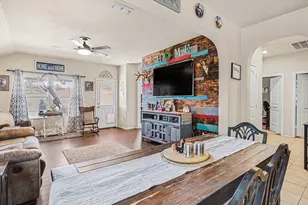 605 River Rock Dr, Azle, TX 76020 - Photo 6