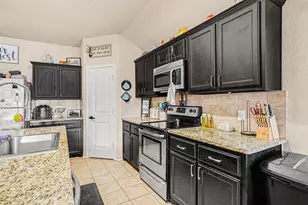 605 River Rock Dr, Azle, TX 76020 - Photo 16