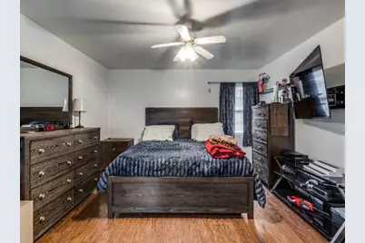 111 W Kenwood Drive, Garland, TX 75041 - Photo 10