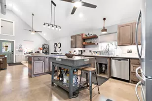 116 E Gould St, Hillsboro, TX 76645 - Photo 8