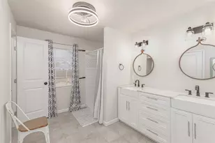 819 Beech St, Bonham, TX 75418 - Photo 16