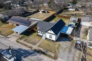 819 Beech St, Bonham, TX 75418 - Photo 30