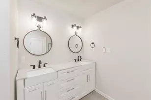 819 Beech St, Bonham, TX 75418 - Photo 18