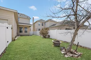 1049 Marietta Ln, Aubrey, TX 76227 - Photo 32