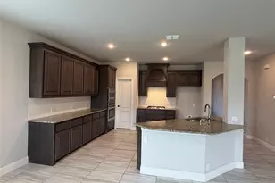 807 Imperial Wy, Mansfield, TX 76063 - Photo 6