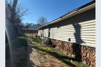 710 Shawnee Street, Graham, TX 76450 - Photo 14