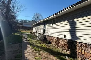 710 Shawnee St, Graham, TX 76450 - Photo 14